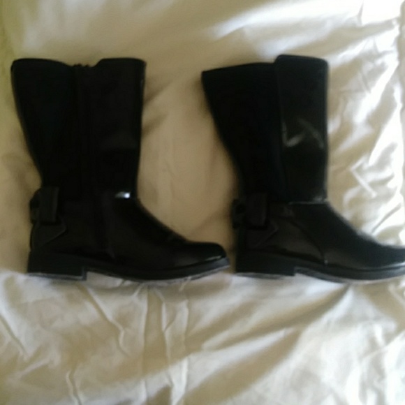 Never worn - Picture 2 of 3